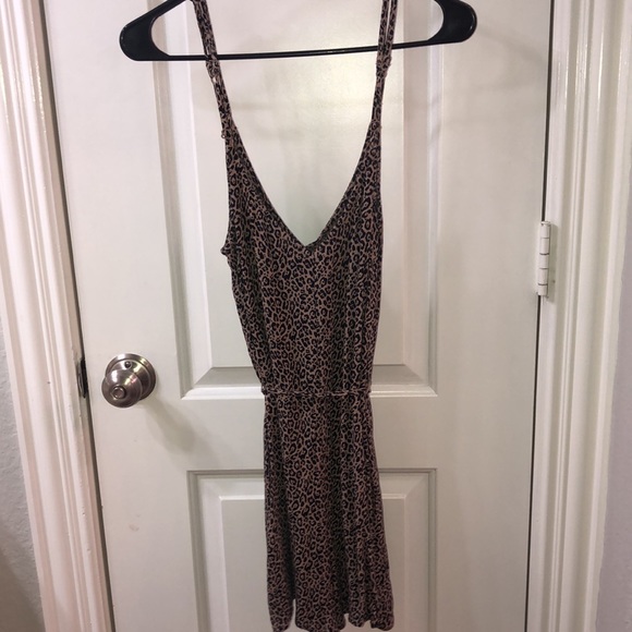 A cute cheetah print romper - Picture 2 of 3